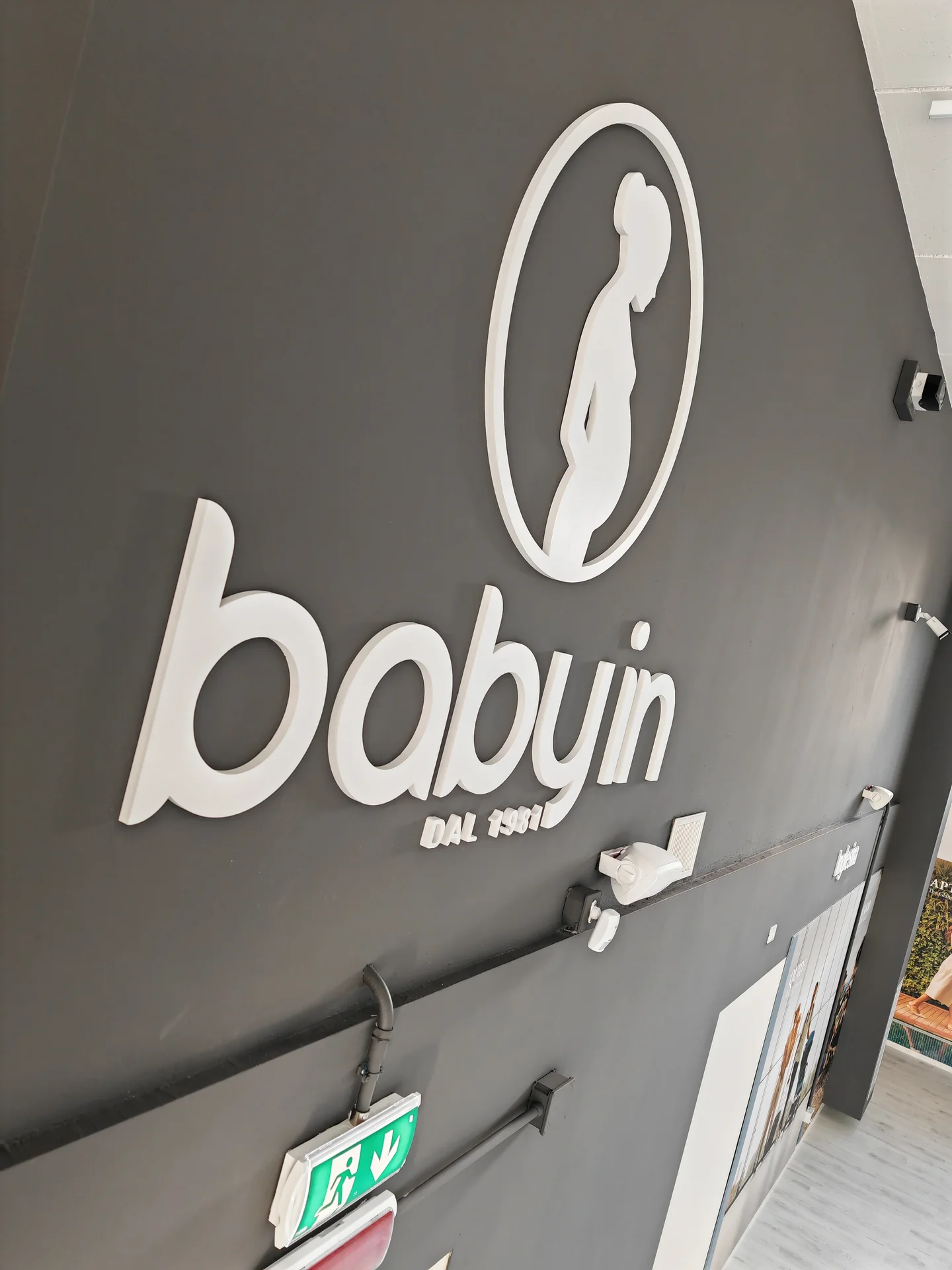 Logo tridimensionale Babyin realizzato da Neon Vega