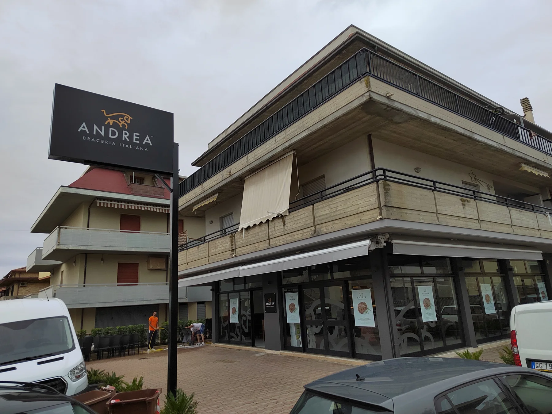 Totem Andrea Braceria Italiana