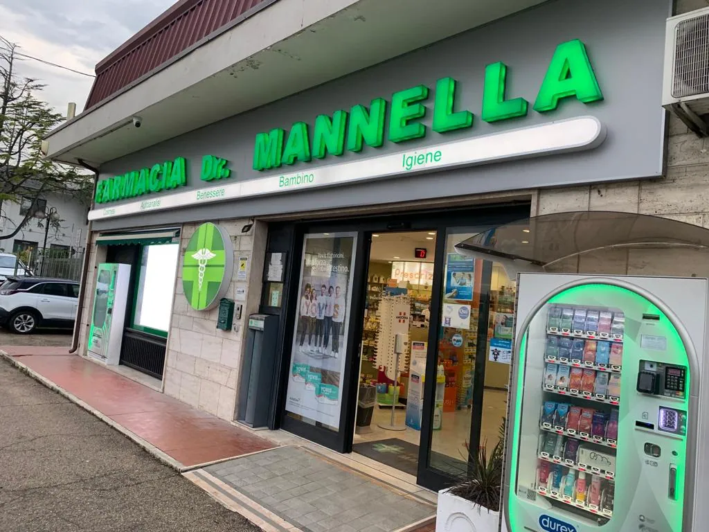 Insegna Farmacia Mannella