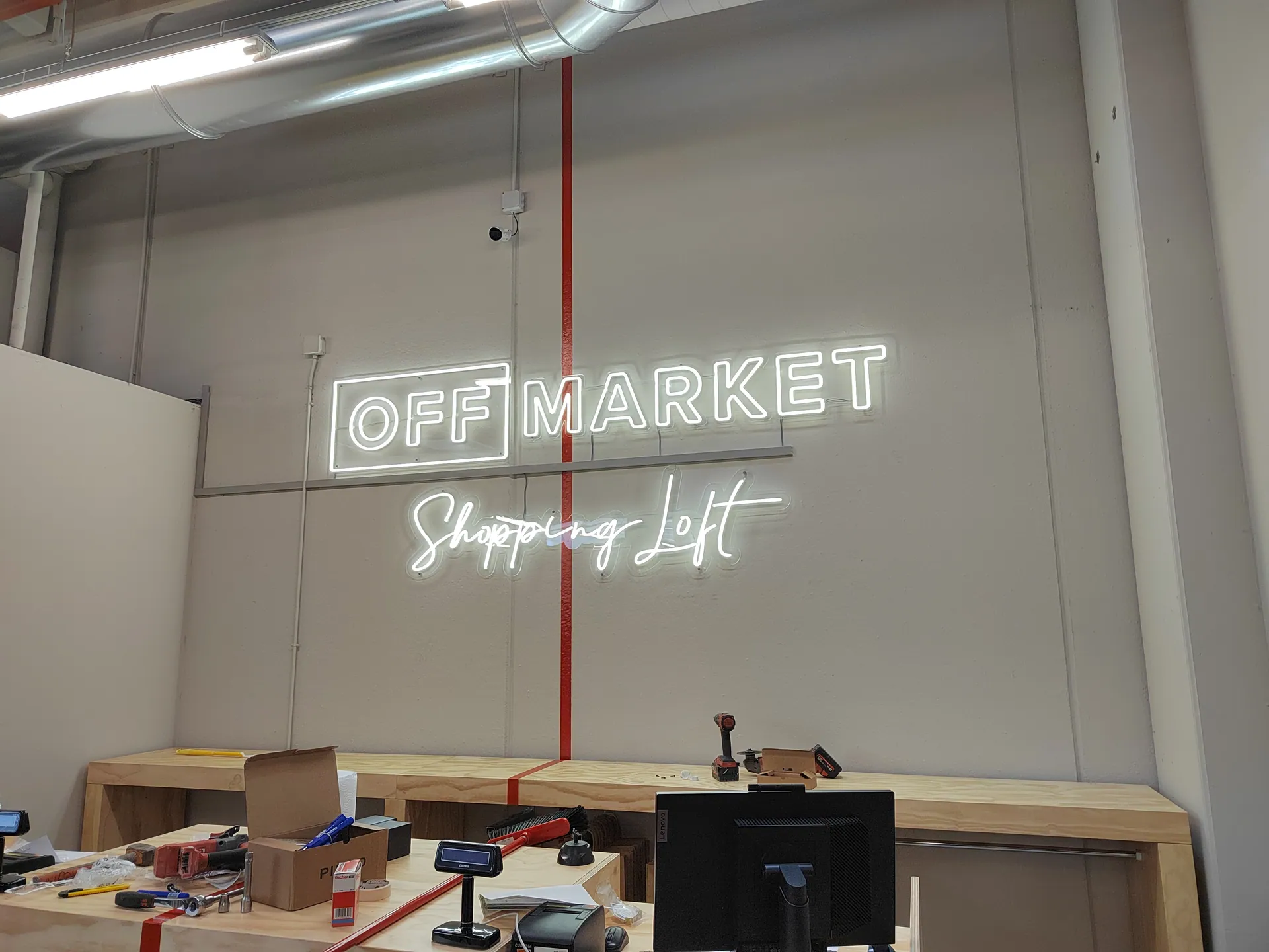Scritta Neon LED Off Market Shopping Loft