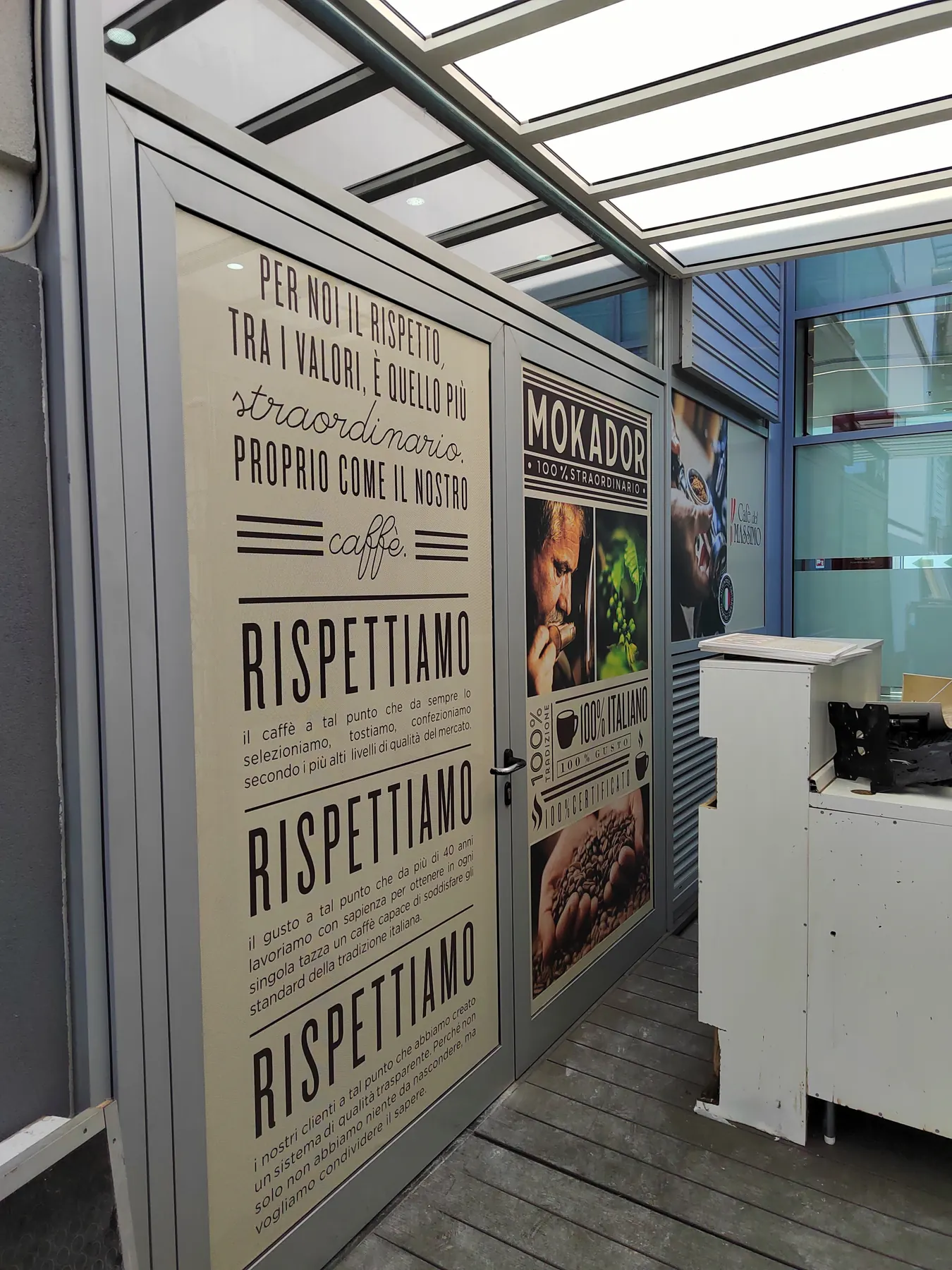 Lavorazione e finitura di materiale stampato