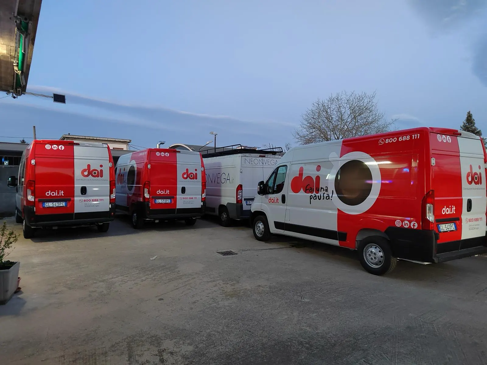 Veicolo aziendale personalizzato con wrapping