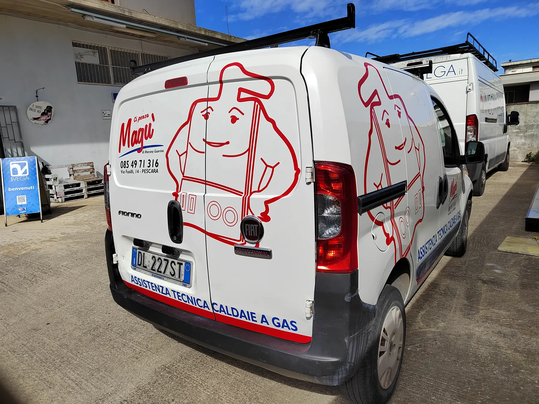 Veicolo personalizzato con grafica coordinata