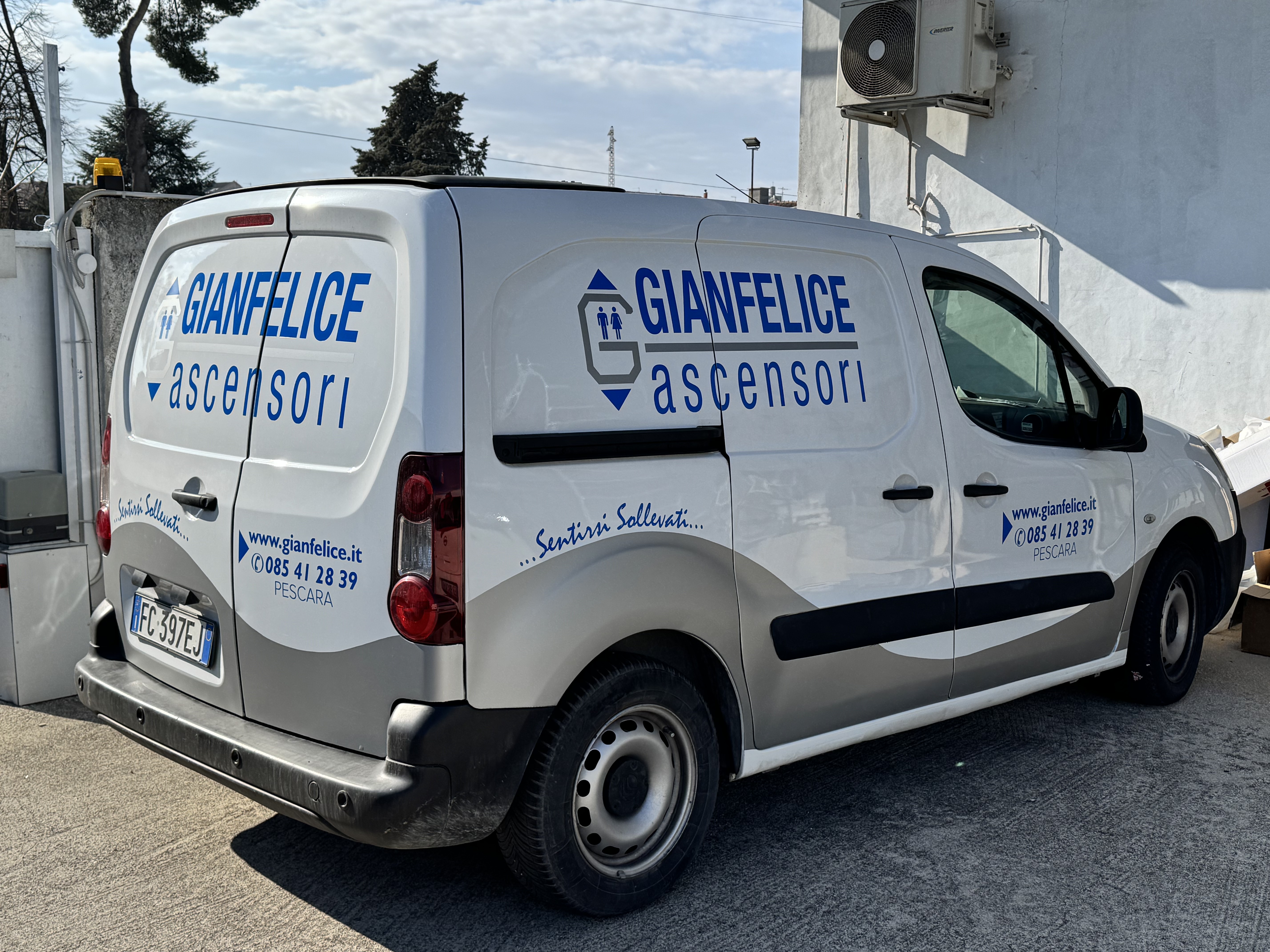 Decorazione del furgone Gianfelice Ascensori
